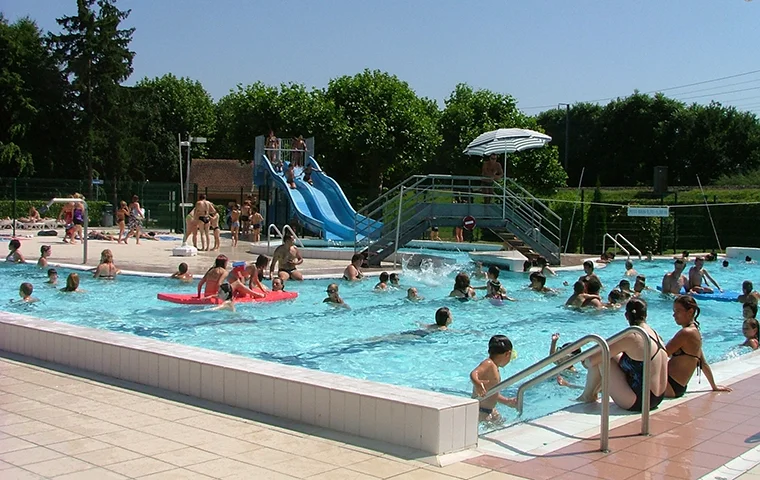 Community pool in Varennes-sur-Allier