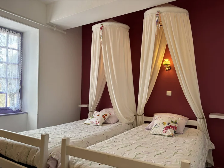 Chambre aux ciels de lit