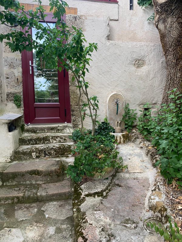 L'escalier et la fontaine